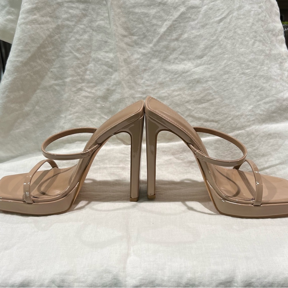 NWOT White Summer 5” Strappy Heels Sz 6 - Picture 2 of 3